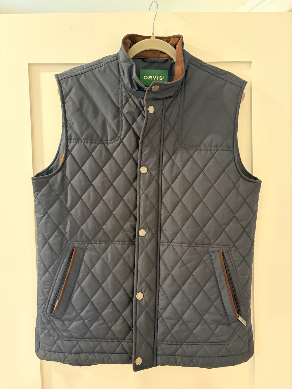Orvis Quilted RT 7 Navy Blue Men's Vest with Brown Trim